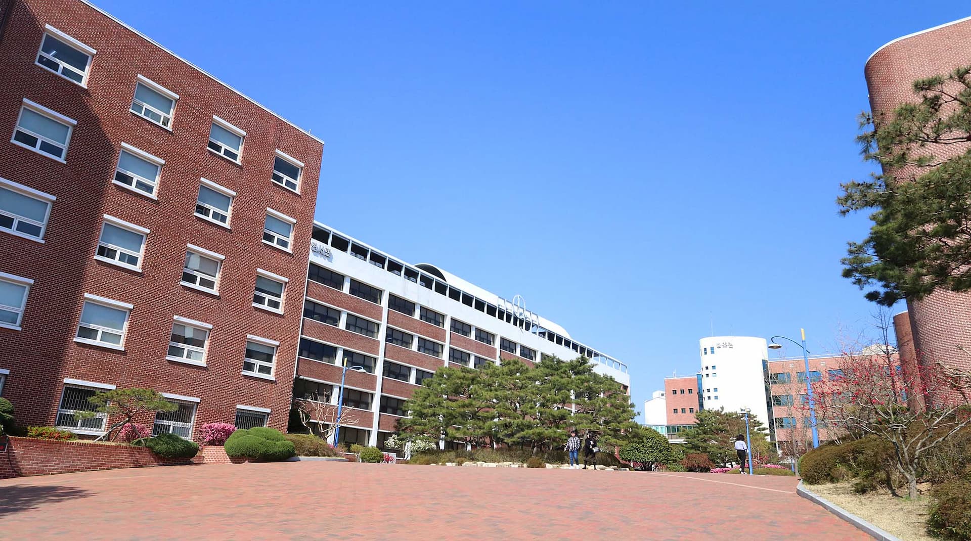 永進専門大学校校舎1